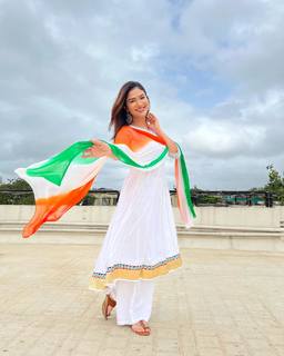 Ridhima Pandit feet photo 7