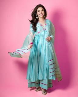 Ridhima Pandit feet photo 13