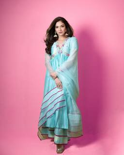 Ridhima Pandit feet photo 12