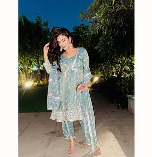 Ridhima Pandit feet photo 4