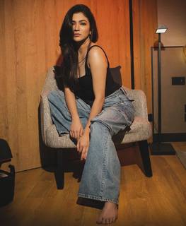 Ridhima Pandit feet photo 14