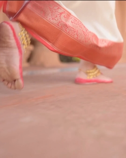 Ridhima Pandit feet photo 2