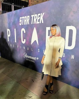 Riele Downs feet photo 4