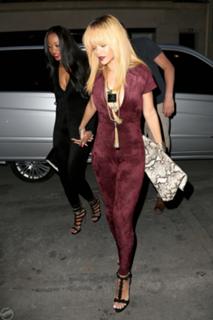 Rihanna feet photo thumbnail