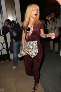 Rihanna feet photo thumbnail