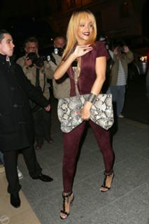 Rihanna feet photo thumbnail