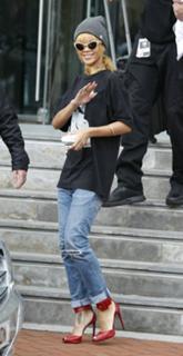 Rihanna feet photo thumbnail