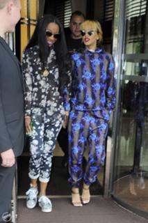 Rihanna feet photo thumbnail