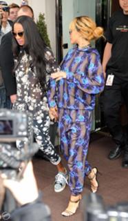 Rihanna feet photo thumbnail