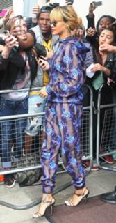 Rihanna feet photo thumbnail