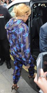 Rihanna feet photo thumbnail