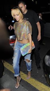 Rihanna feet photo thumbnail