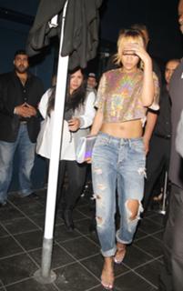 Rihanna feet photo thumbnail