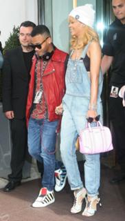 Rihanna feet photo thumbnail