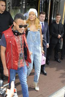 Rihanna feet photo thumbnail