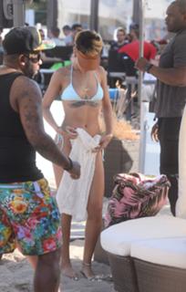 Rihanna feet photo thumbnail