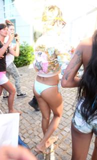 Rihanna feet photo thumbnail