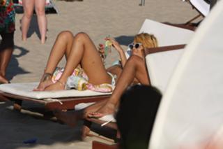 Rihanna feet photo thumbnail