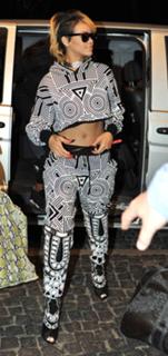 Rihanna feet photo thumbnail