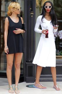 Rihanna feet photo thumbnail