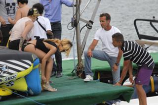 Rihanna feet photo thumbnail