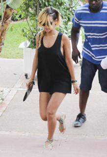 Rihanna feet photo thumbnail