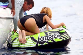 Rihanna feet photo thumbnail