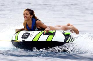 Rihanna feet photo thumbnail