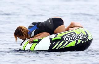 Rihanna feet photo thumbnail