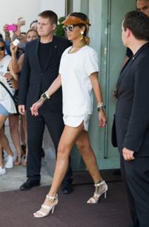 Rihanna feet photo thumbnail