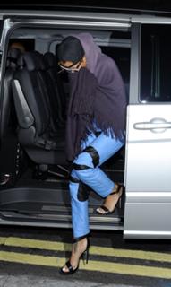 Rihanna feet photo thumbnail