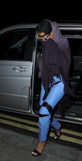 Rihanna feet photo thumbnail