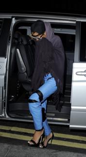 Rihanna feet photo thumbnail