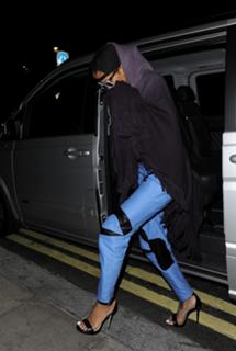 Rihanna feet photo thumbnail