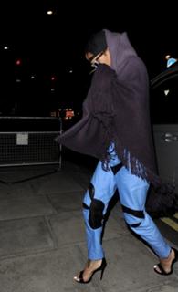 Rihanna feet photo thumbnail