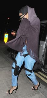 Rihanna feet photo thumbnail