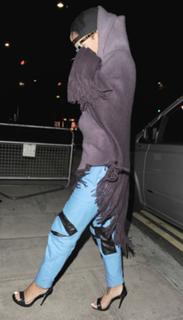 Rihanna feet photo thumbnail