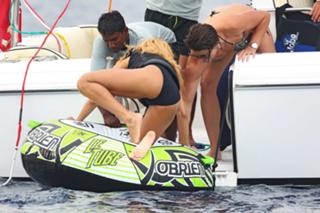 Rihanna feet photo thumbnail