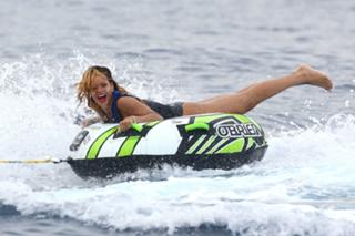 Rihanna feet photo thumbnail