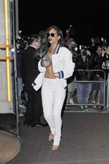 Rihanna feet photo thumbnail