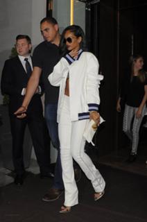 Rihanna feet photo thumbnail