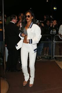 Rihanna feet photo thumbnail