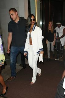 Rihanna feet photo thumbnail
