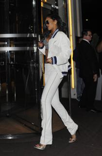 Rihanna feet photo thumbnail