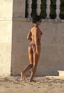 Rihanna feet photo thumbnail