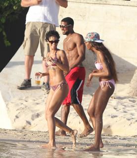 Rihanna feet photo thumbnail