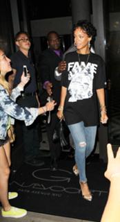 Rihanna feet photo thumbnail