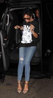 Rihanna feet photo thumbnail