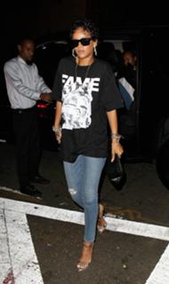 Rihanna feet photo thumbnail
