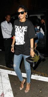 Rihanna feet photo thumbnail